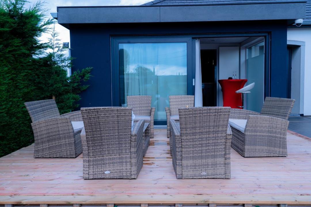 Bed and Breakfast Luxury House Remersdaal Exterior foto